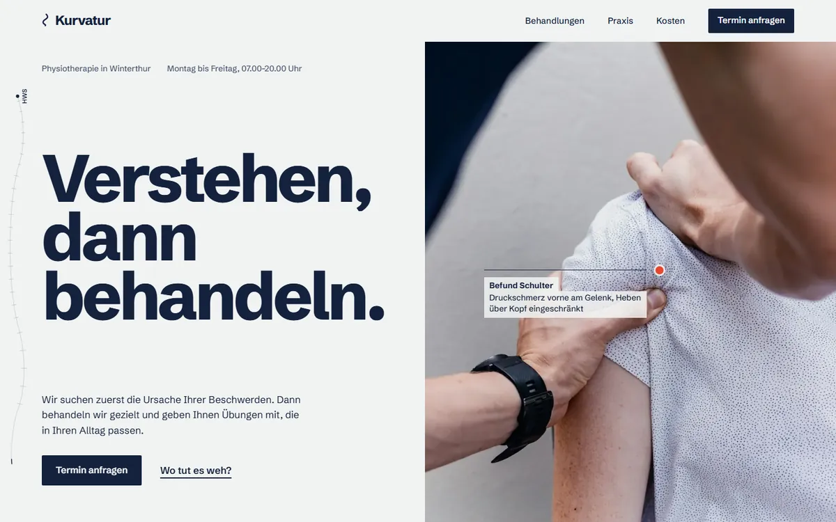 Startseite von Kurvatur: grosse Headline neben einem Behandlungsfoto